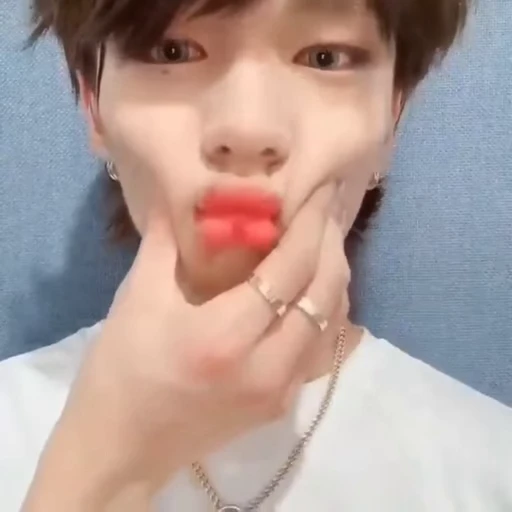 🥺 Стикер «hwang hyunjin» для Telegram