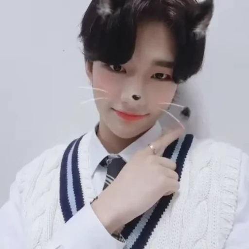 😏 Стикер «hwang hyunjin» для Telegram