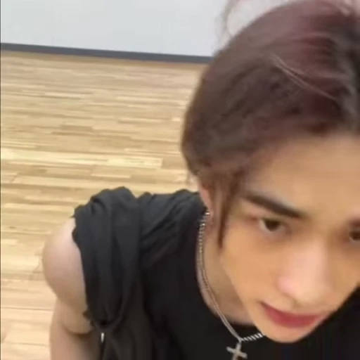 🌟 Стикер «hwang hyunjin» для Telegram
