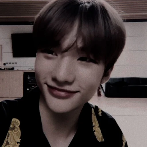 🎸 Стикер «HWANHYUNJIN» для Telegram