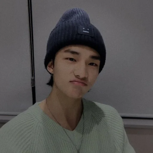 🎸 Стикер «HWANHYUNJIN» для Telegram