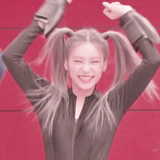 🦋 Стикер «hwang yeji» для Telegram