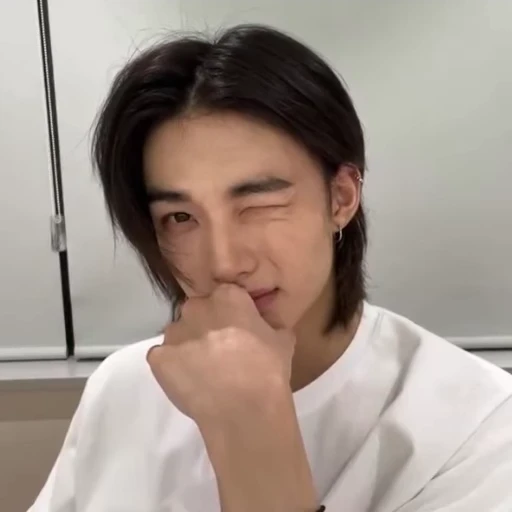 💋 Стикер «안뇽 Stray Kids» для Telegram