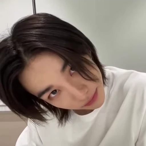 💋 Стикер «안뇽 Stray Kids» для Telegram