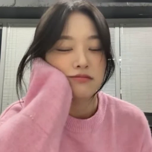 🥰 Стикер «HYUNJIN» для Telegram