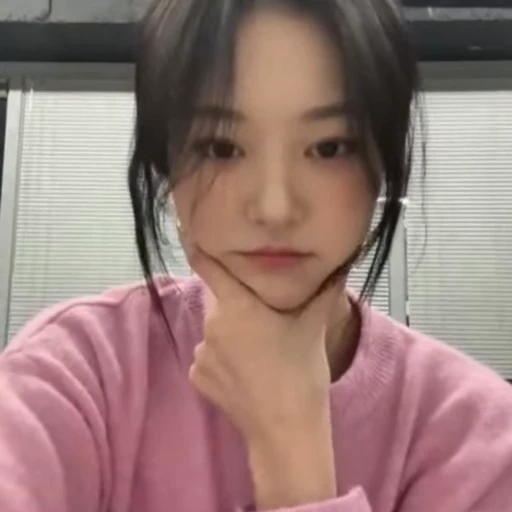 😎 Стикер «HYUNJIN» для Telegram