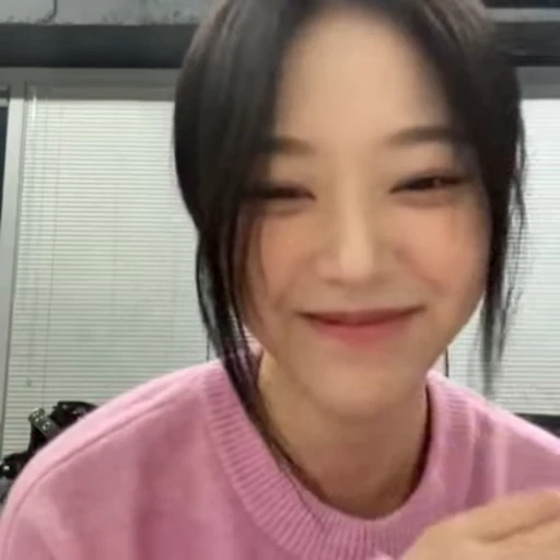 😂 Стикер «HYUNJIN» для Telegram