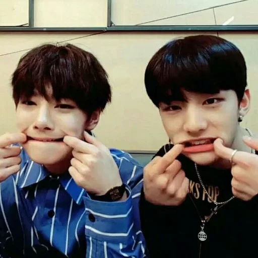 💞 Стикер «Hyun Jeong» для Telegram