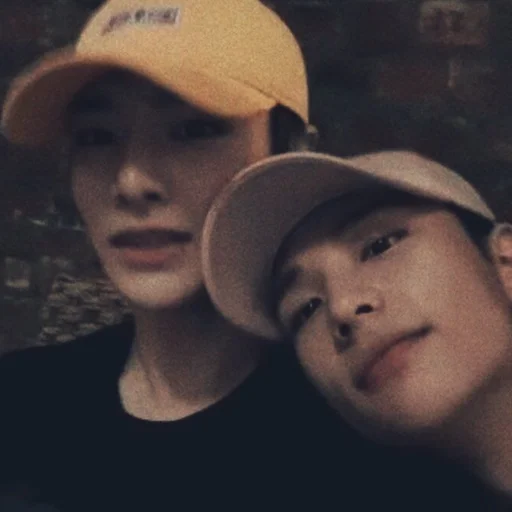 💞 Стикер «Hyun Jeong» для Telegram
