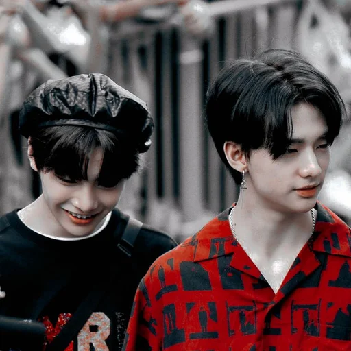 💞 Стикер «Hyun Jeong» для Telegram