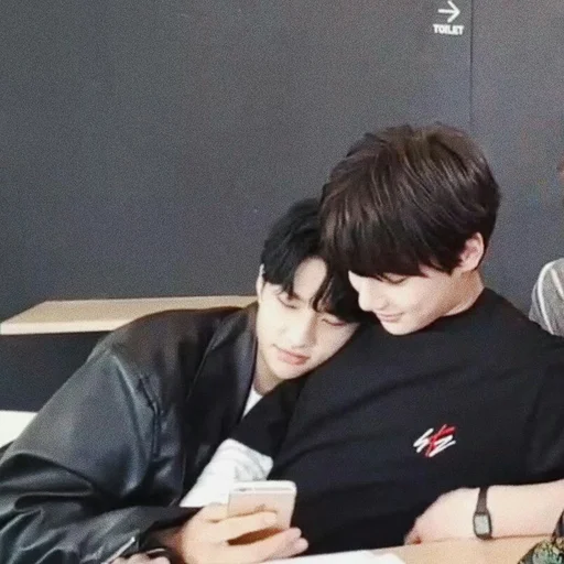 💞 Стикер «Hyun Jeong» для Telegram