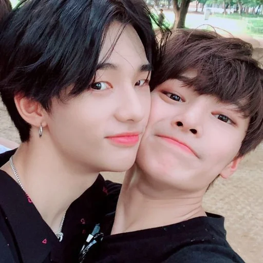 💞 Стикер «Hyun Jeong» для Telegram