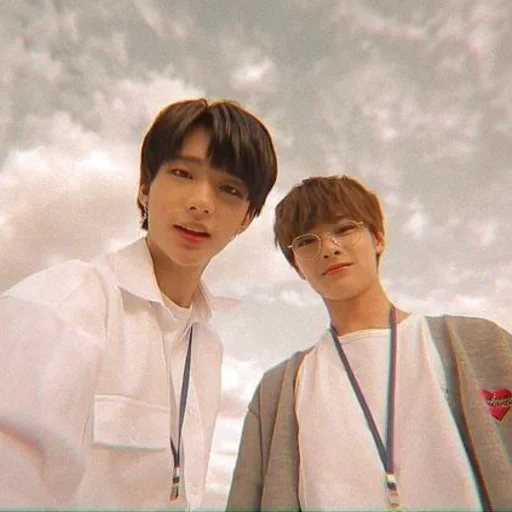 💞 Стикер «Hyun Jeong» для Telegram