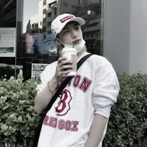 🥥 Стикер «hyunjin» для Telegram