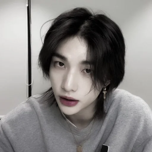 🥥 Стикер «hyunjin» для Telegram