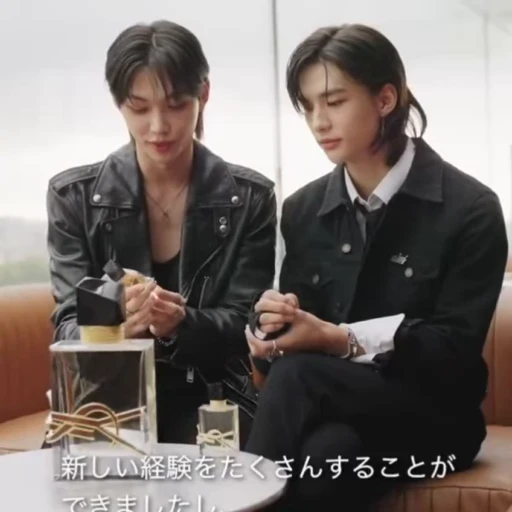 🖤 Стикер «𝙝𝙮𝙪𝙣𝙡𝙞𝙭𝙋𝙖𝙧𝙞𝙨» для Telegram