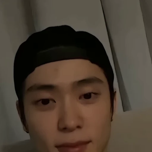 💯 Стикер «idols» для Telegram