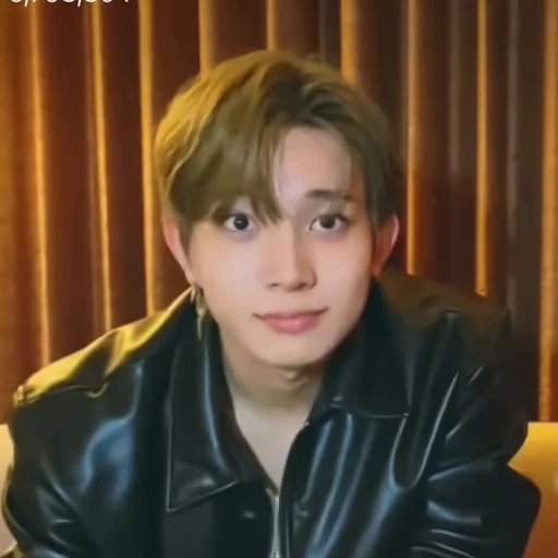 💯 Стикер «idols» для Telegram