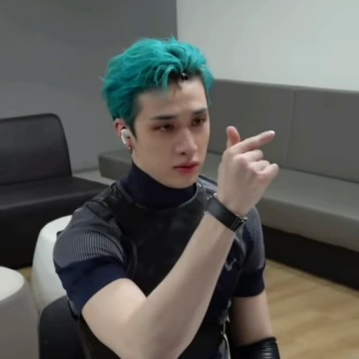 🛸 Стикер «channie» для Telegram