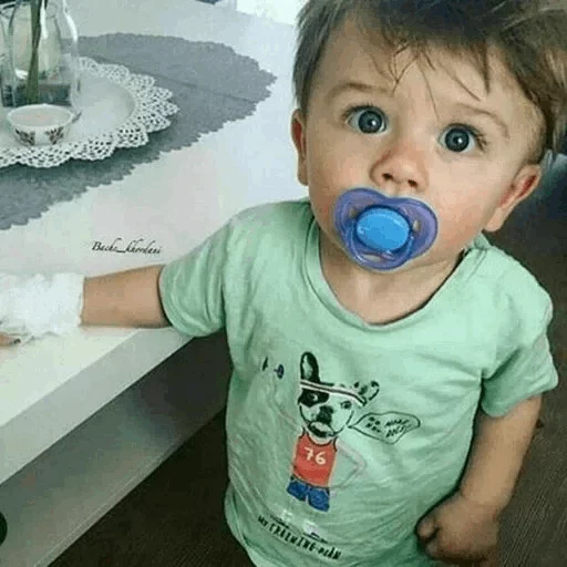 🍼 Стикер «MoRiAm MiShNaSi Ke» для Telegram