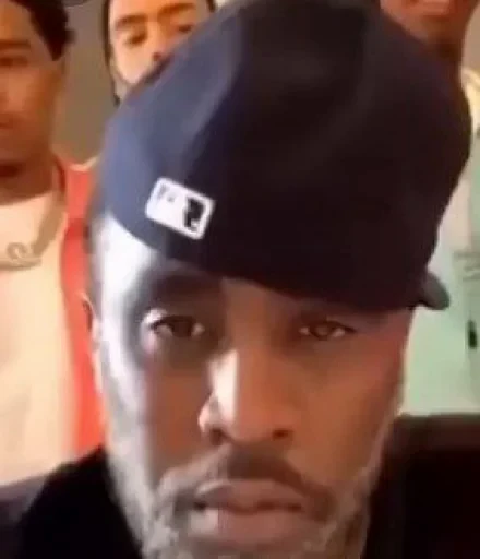 🤩 Стикер «what is that face bro» для Telegram