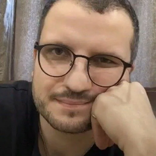 😐 Стикер «время устроить вечеринку» для Telegram