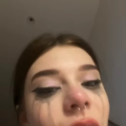 😭 Стикер «иришка» для Telegram