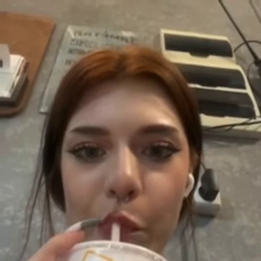 🥤 Стикер «иришка» для Telegram
