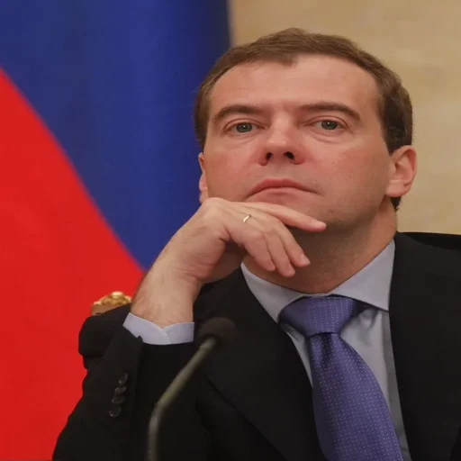 🤔 Стикер «irondimon» для Telegram