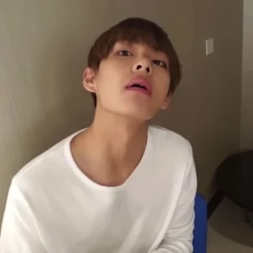 🌟 Стикер «taehyung bts» для Telegram