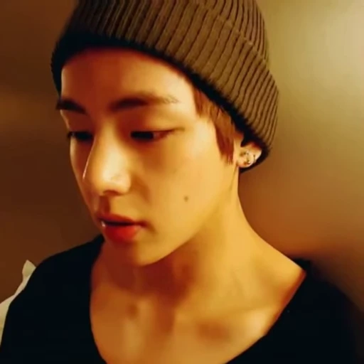 🌟 Стикер «taehyung bts» для Telegram
