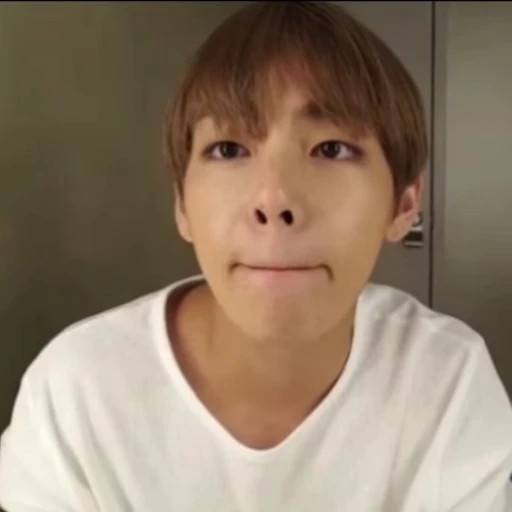 🌟 Стикер «taehyung bts» для Telegram