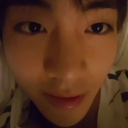 🌟 Стикер «taehyung bts» для Telegram