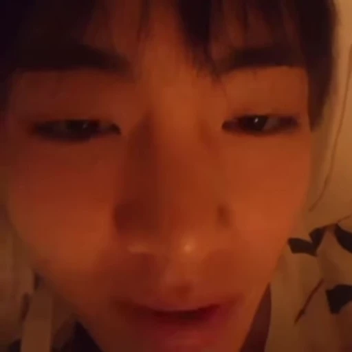 🌟 Стикер «taehyung bts» для Telegram