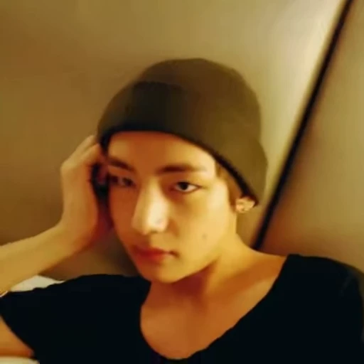 🌟 Стикер «taehyung bts» для Telegram