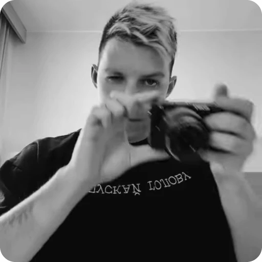 📸 Стикер «𝑴𝒁𝑳𝑭𝑭 𝒃𝒚» для Telegram