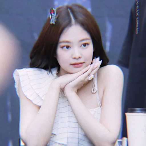🎠 Стикер «BlackPink Jennie» для Telegram