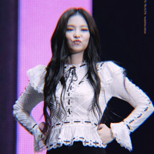 🎠 Стикер «BlackPink Jennie» для Telegram