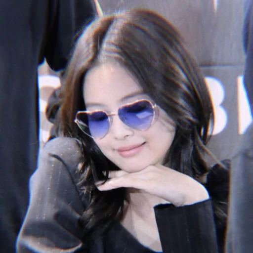🎠 Стикер «BlackPink Jennie» для Telegram