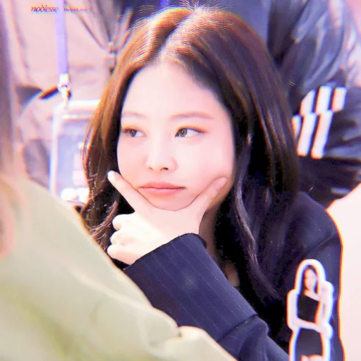 🎠 Стикер «BlackPink Jennie» для Telegram