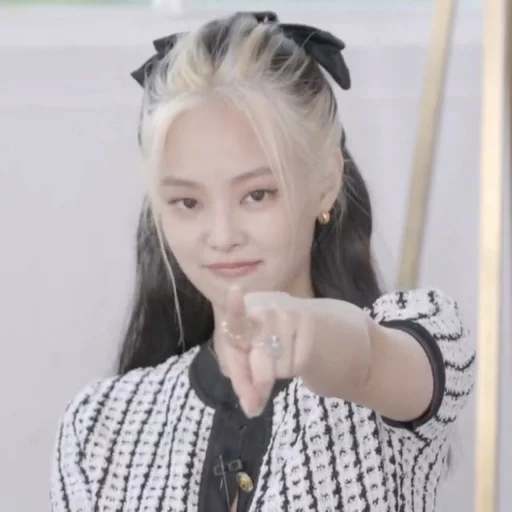 💜 Стикер «Jennie Blackpink» для Telegram
