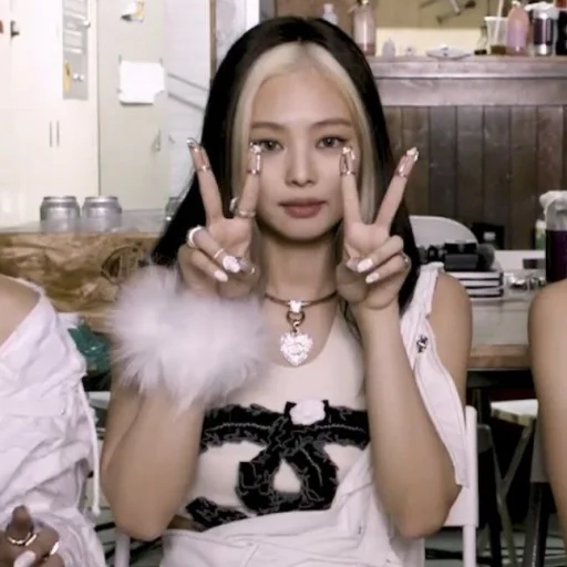 💜 Стикер «Jennie Blackpink» для Telegram