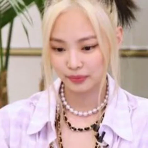 💜 Стикер «Jennie Blackpink» для Telegram