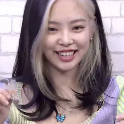 💜 Стикер «Jennie Blackpink» для Telegram