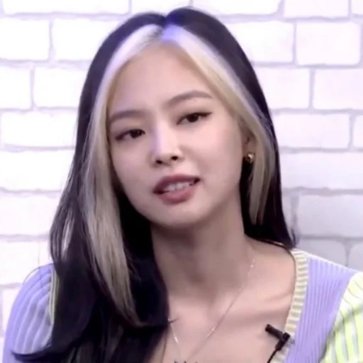 💜 Стикер «Jennie Blackpink» для Telegram