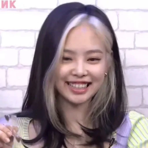 💜 Стикер «Jennie Blackpink» для Telegram