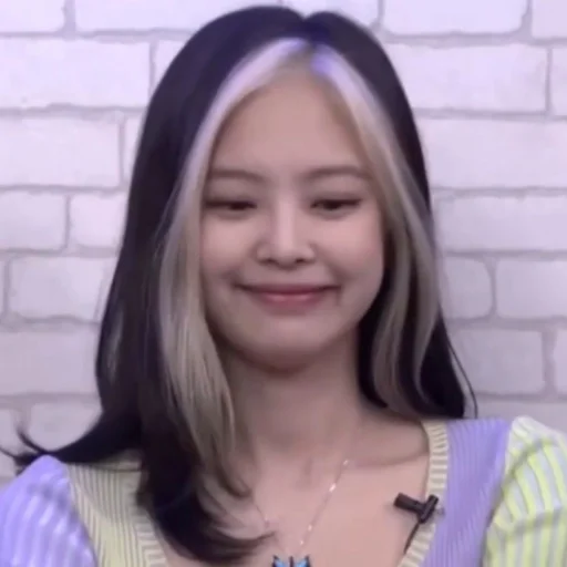 💜 Стикер «Jennie Blackpink» для Telegram
