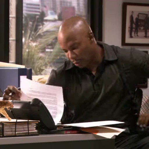 🌟 Стикер «James Doakes» для Telegram
