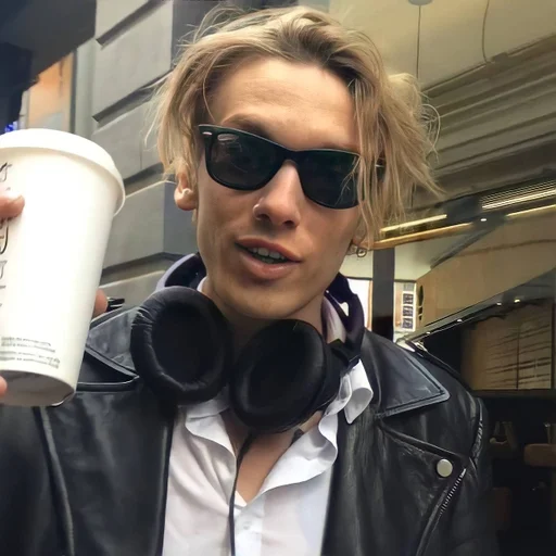 🥥 Стикер «Джейми» для Telegram