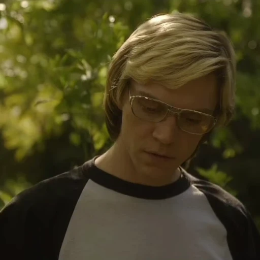 ☎️ Стикер «Monster The Jeffrey Dahmer Story» для Telegram